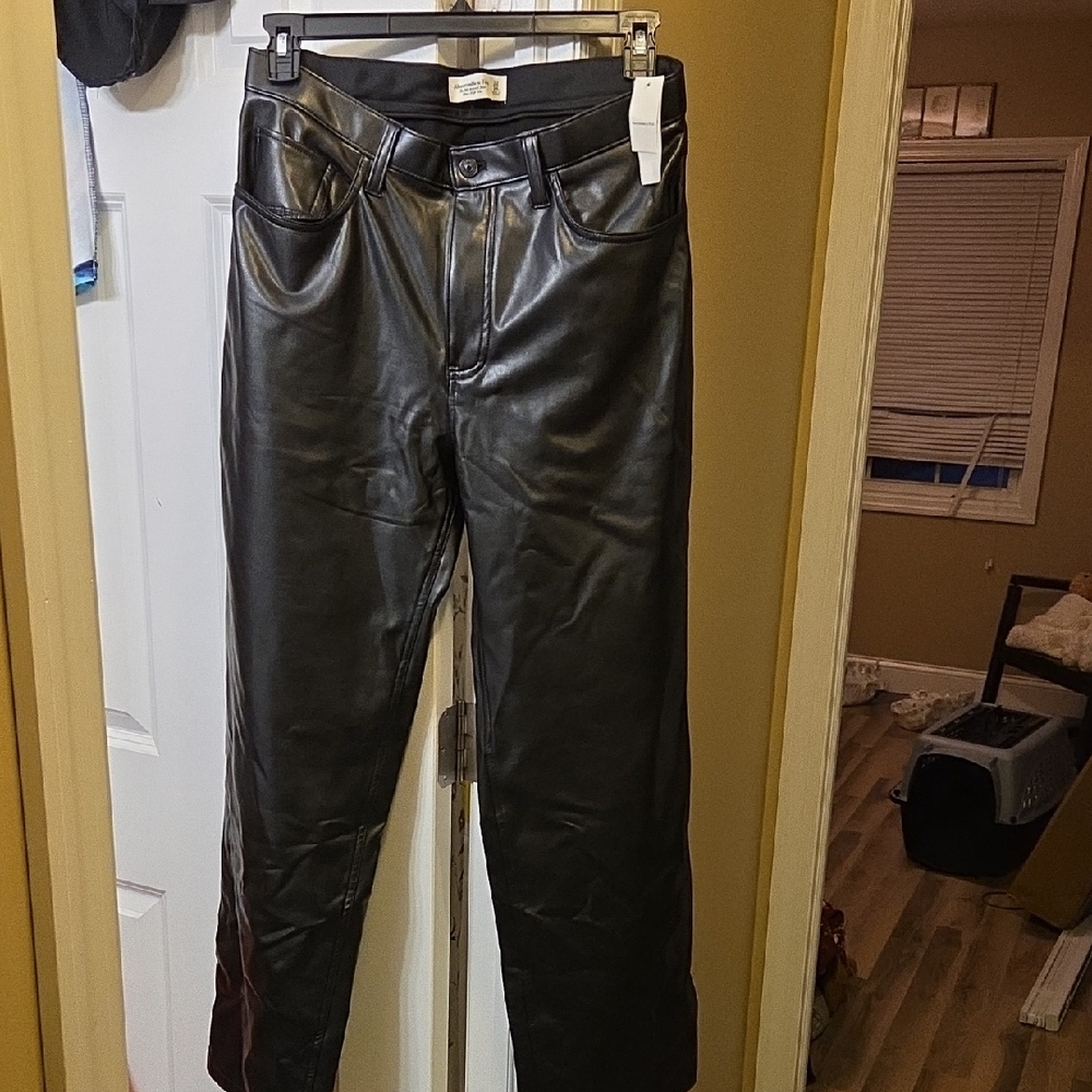 Abercrombie & Fitch Ultra High Rise Black Relaxed